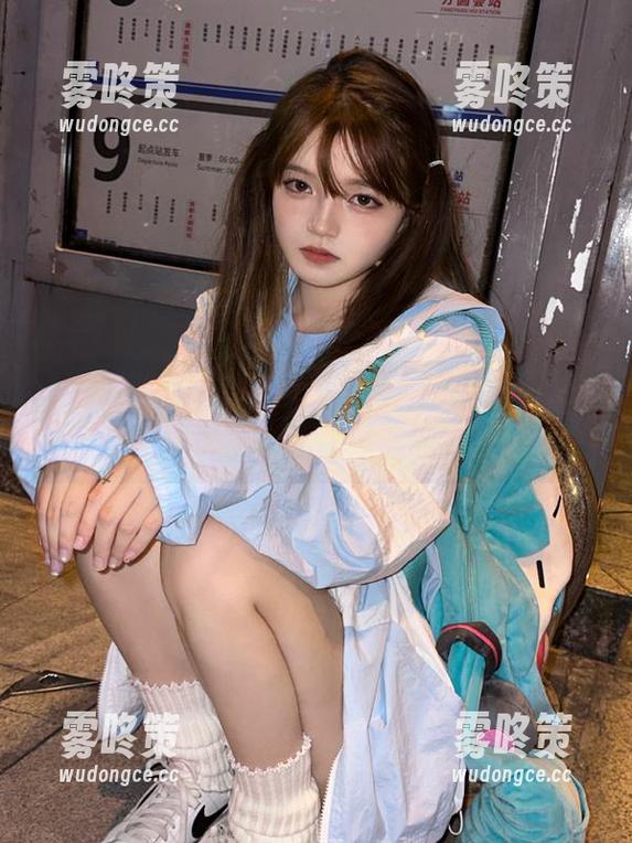 当我沉迷于“17吃瓜网”视频时，外面居然下雨了