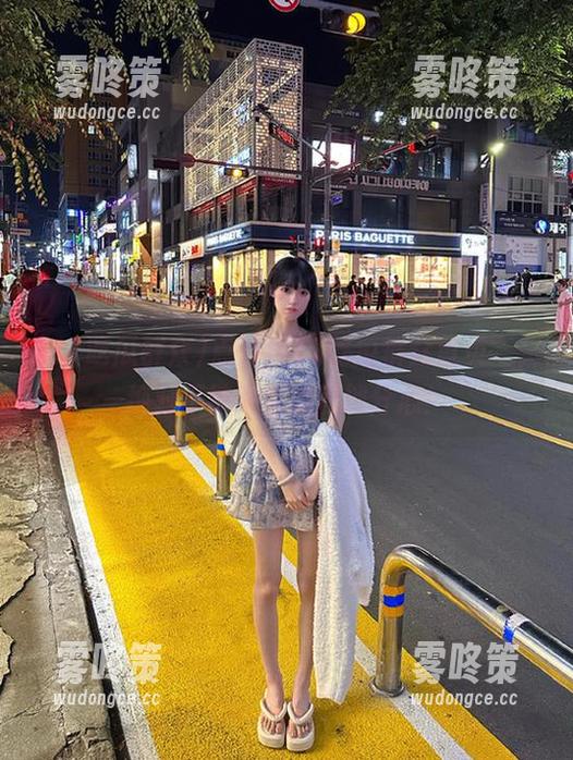点开“17吃瓜群众首页”，绝对不被路边的瓜摊分心！