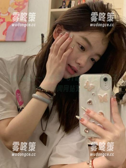 一觉醒来，51吃瓜更新撩出了今日的绯闻网站对决！