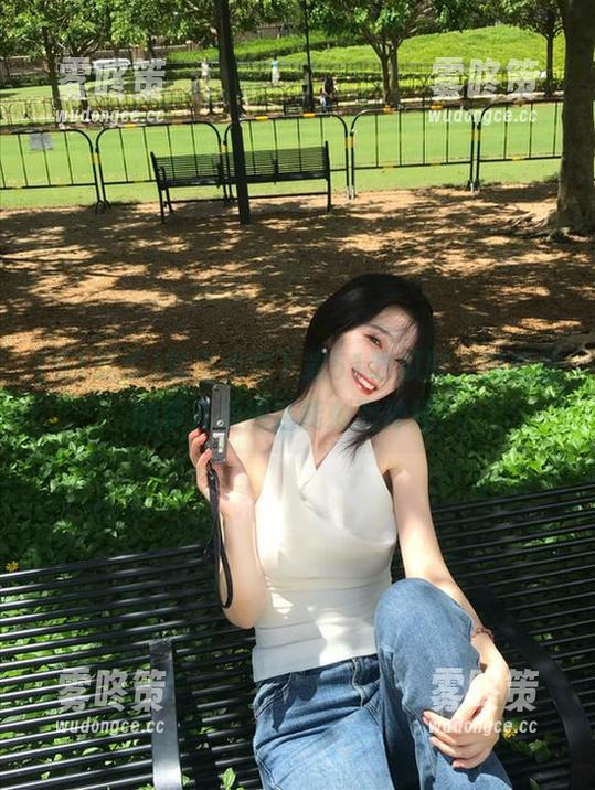 就当我在下载51吃瓜时，视频里的事儿竟然还能刺激神经！