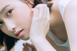 52吃瓜苹果版：一口瓜你就陷进去了，直到你怀疑人生和吃的都是个圈！