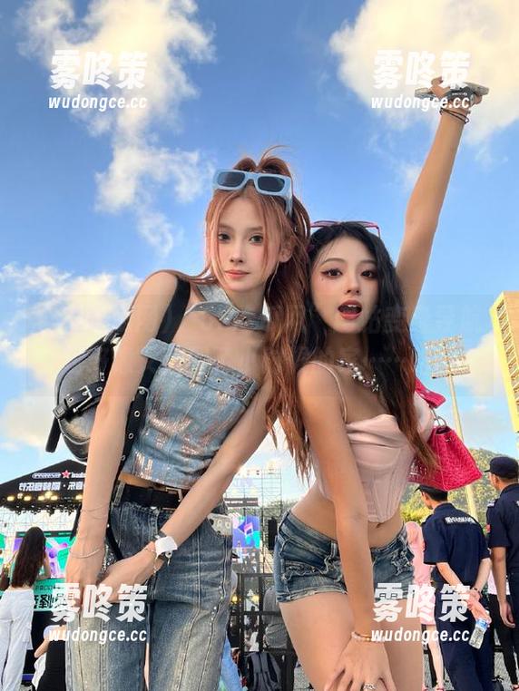 “52吃瓜网”网站变身导航，我好像又回到了小时候的家……哈哈。