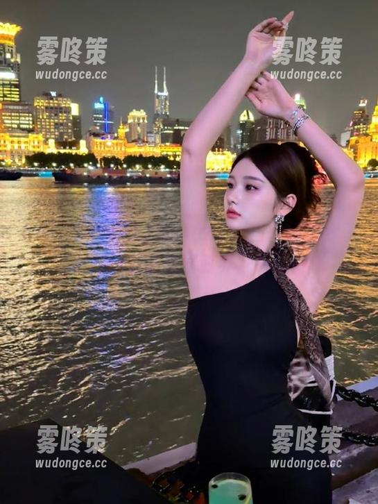 911爆料app：当网红们分享秘密，可能要同时养几只猫！