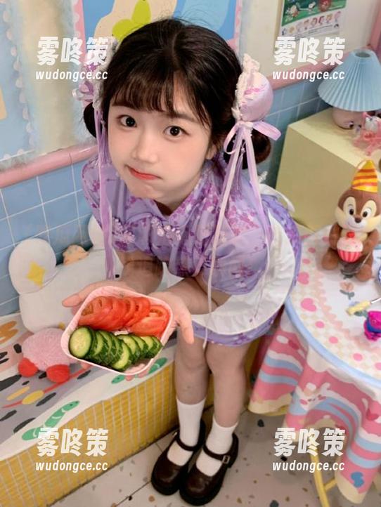 军训后酒吧狂欢，吃瓜网站在线追踪热舞瞬间！