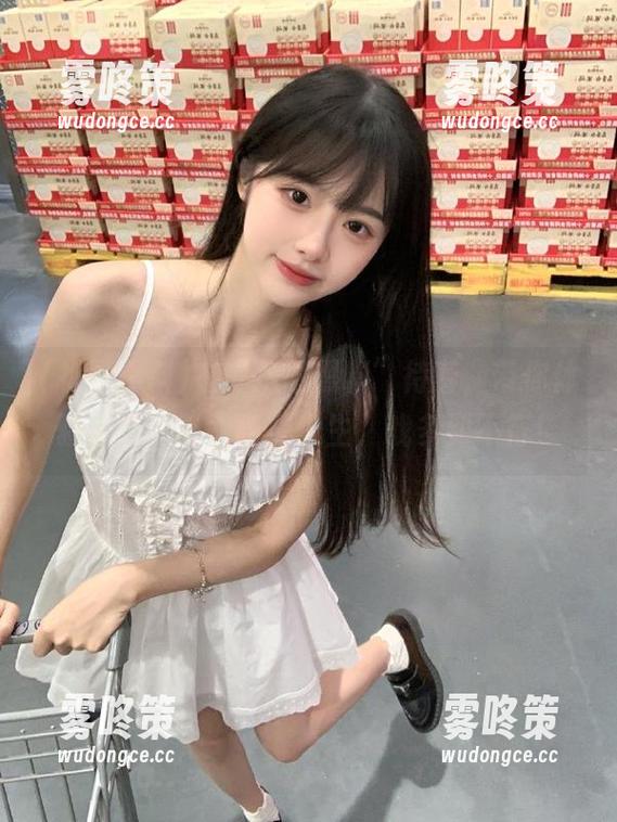 在“扒哥黑料”待着，带你体验永久的“头条”人生，戏多到不行！
