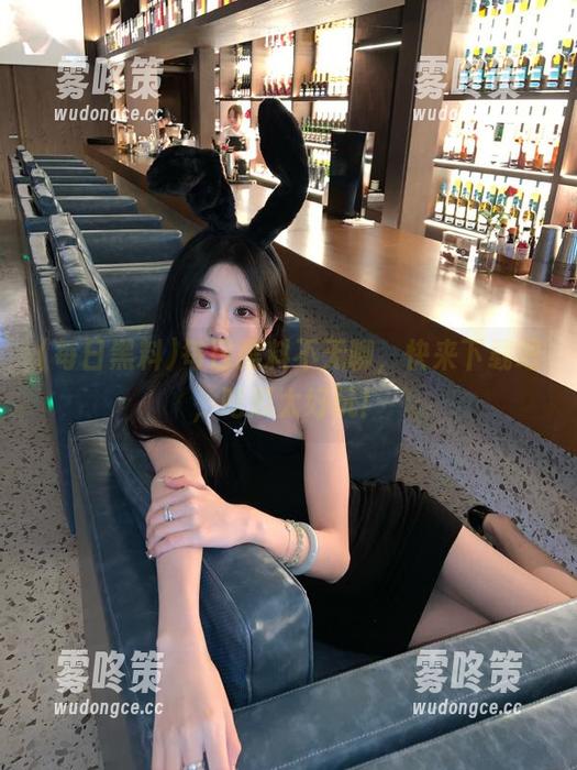 每日黑料 每日黑料不无聊,快来下载吧,吃瓜太好玩!