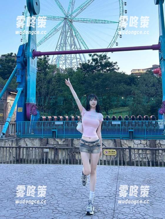 下载“黑料吃瓜”苹果版，果然甜得让人心痒痒，网聊聊不完！