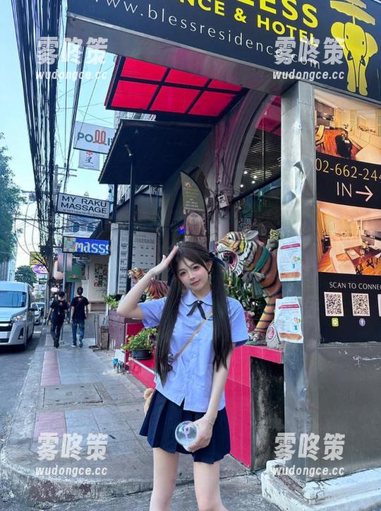 闲得无聊，瞄了“黑料正能量”地址，结果竟对index.php产生了奇怪的情感。