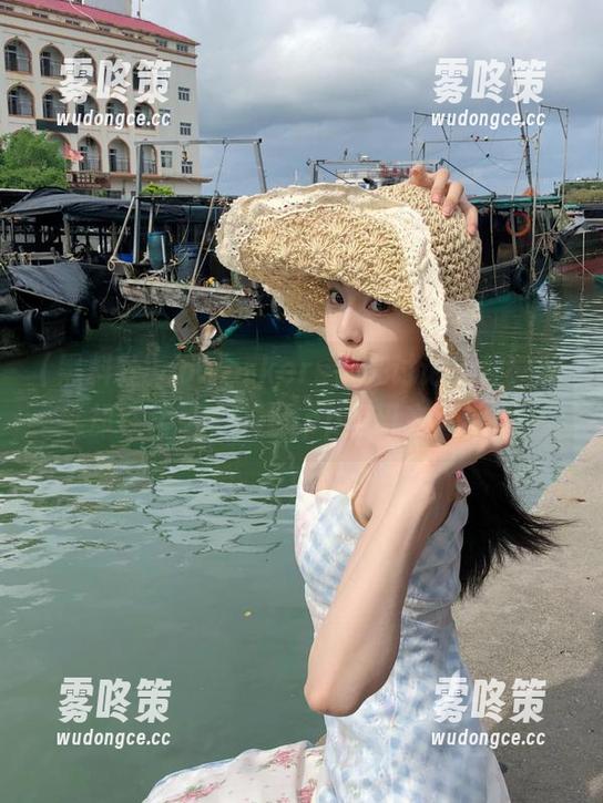 coworkers都在讨论工作，我却在ios黑料社app里研究八卦！