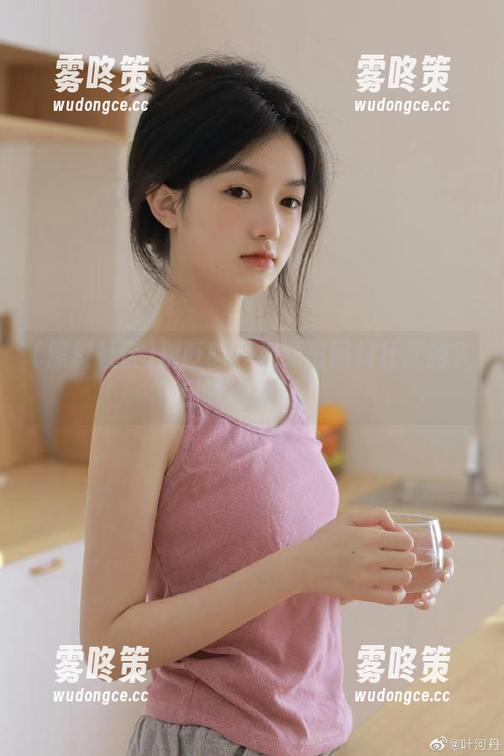 别眨眼！视频里黑料社区的入口就在眼前。