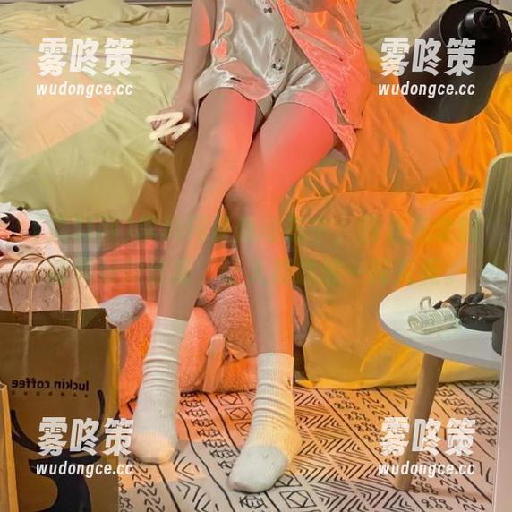 黑料网最新动态中，四处流窜的绯闻好似迷雾，让人越发想一探究竟。